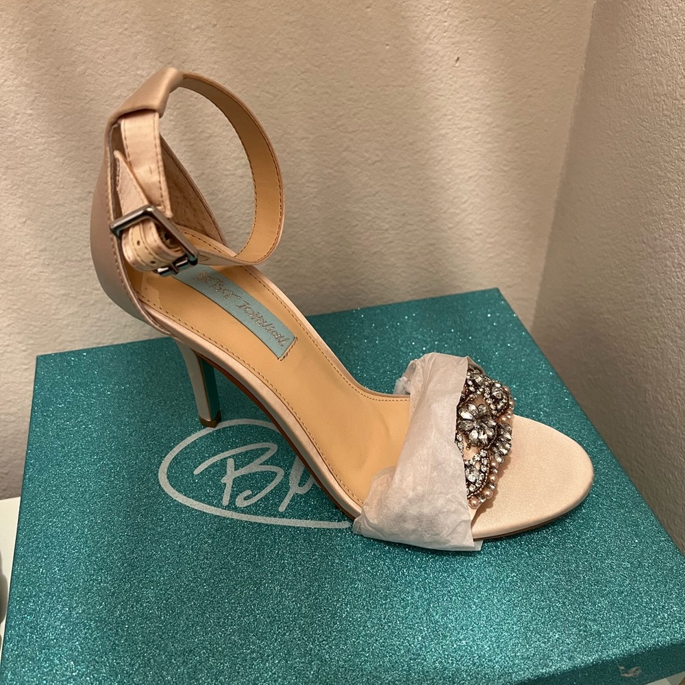 Betsy Tods Heel